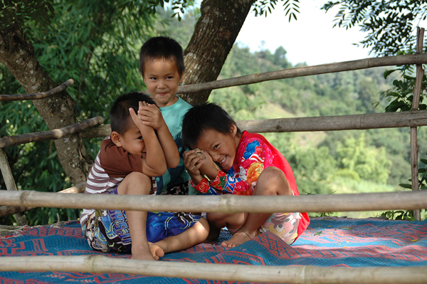 Wie wir helfen Thailand Kinder